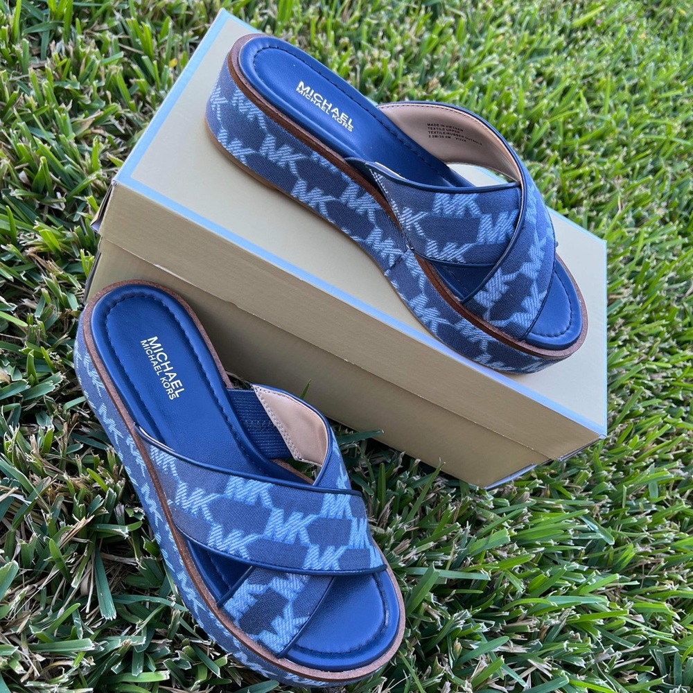 Michael Kors Indira Logo Jacquard Platform Slide Sandal - Picture 4 of 5